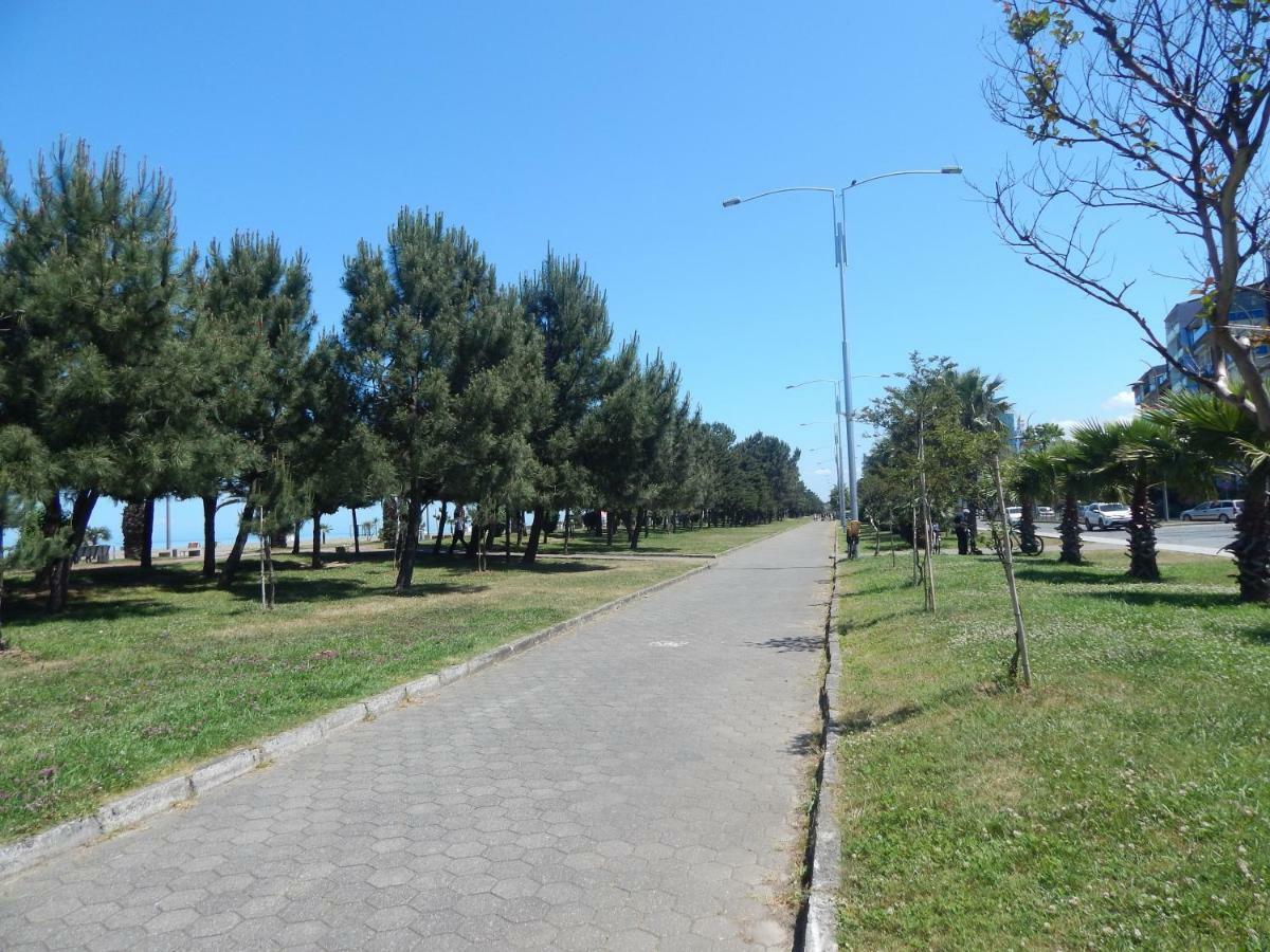 Apartment First Line From Sea Batumi Exterior foto